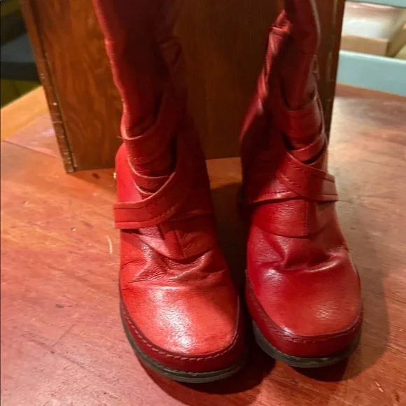Miz Mooz Red Leather Knee-High Wedge Boots. Size 6.5 - Picture 5 of 13